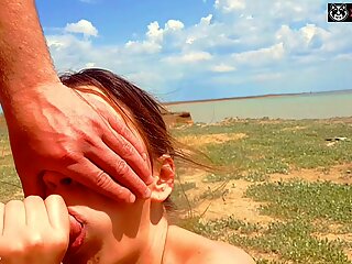 Stranger cums on my pussy on the beach