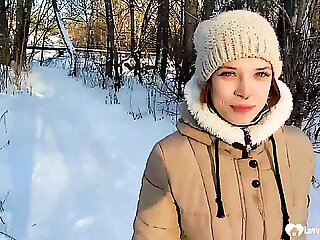 Stepsister gives a fantastic blowjob while outdoors