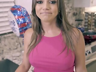 Pretty chick Havana Bleu drops her jeans to be fucked hard